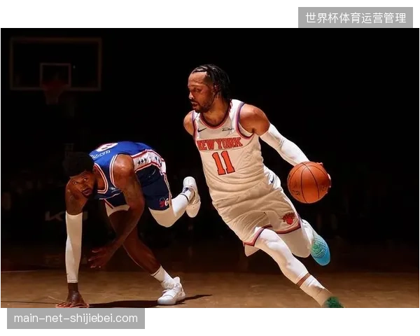 尼克斯的板凳深度成为其季后赛优势，角色球员的高效三分投射极大分担了首发压力